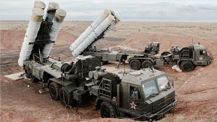 Hệ thống tên lửa S-400.