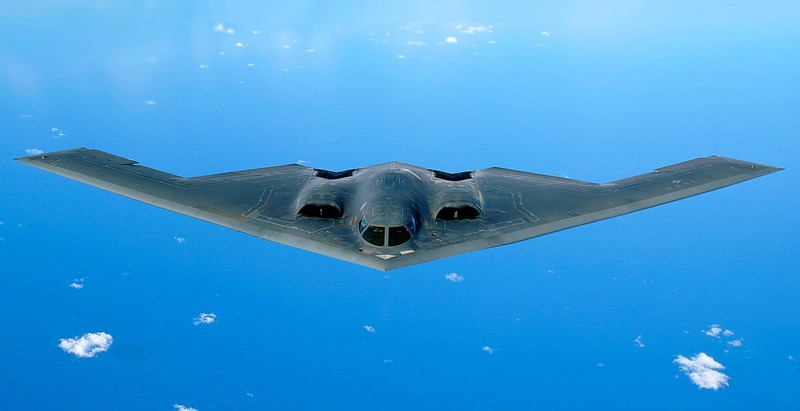 Máy bay ném bom tàng hình Northrop Grumman B-2A Spirit. Máy bay ném bom tàng hình Northrop Grumman B-2A Spirit.