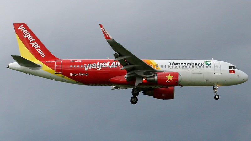 Máy bay của Vietjet tại cảng hàng không Tân Sơn Nhất. Máy bay của Vietjet tại cảng hàng không Tân Sơn Nhất.