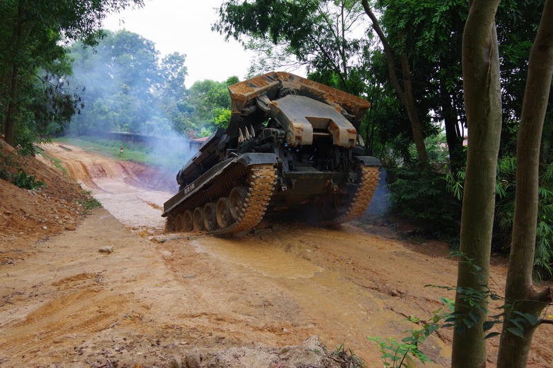 Cuộc thi Phân đội công binh giỏi “Lộ trình an toàn” với bốn nội dung cụ thể: Tiểu đội công binh xung kích giỏi nhất; khẩu đội cầu cơ giới giỏi nhất; kíp xe san ủi mặt đường BAT giỏi nhất và cuộc chạy tiếp sức “Lộ trình an toàn”. 