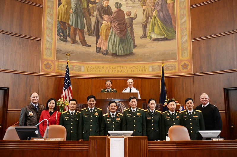 Phái đoàn quân sự Việt Nam sang thăm, giao lưu với Lực lượng vệ binh quốc gia bang Oregon, Hoa Kỳ tháng 5/2012 (ảnh tư liệu: Oregon National Guard).