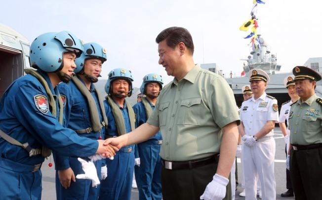 Ông Tập Cận Bình và Hải quân Trung Quốc.