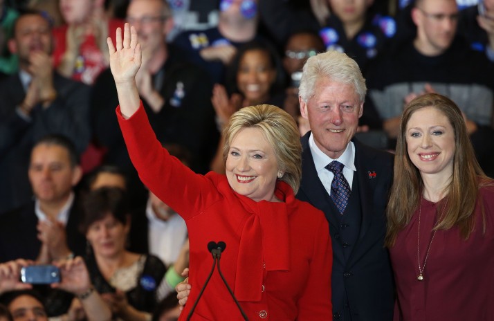 Bà Hillary Clinton và gia đình.