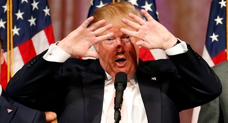Donald Trump đã bỏ qua đề nghị tiếp xúc từ ông Poroshenko.