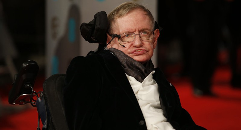 Ông Stephen Hawking kêu gọi loài người chạy khỏi Trái đất