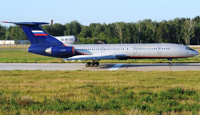 Máy bay Tu-154.