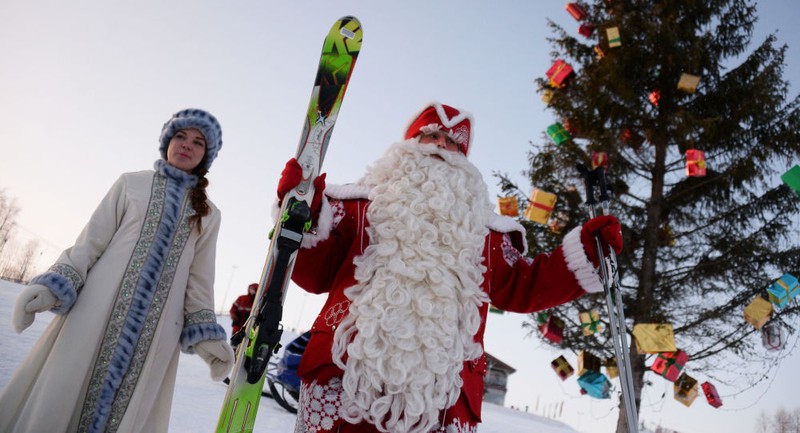 Cố vấn của ông Poroshenko nghi ngờ Ông già NOEL làm việc cho tình báo Nga