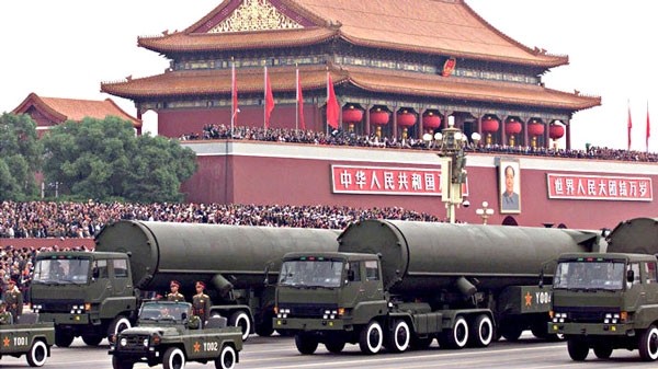 Tên lửa đạn đạo xuất hiện trong duyệt binh ở Bắc Kinh, Trung Quốc.