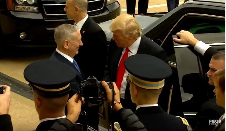 Ông Trump đến Lầu Năm Góc, gặp Bộ trưởng Quốc phòng James Mattis