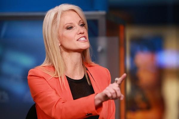 Bà Kellyanne Conway.