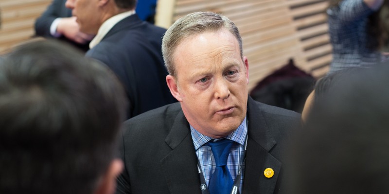 Ông Sean Spicer