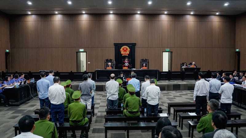 Toàn cảnh phiên tòa. Anh 1.jpg