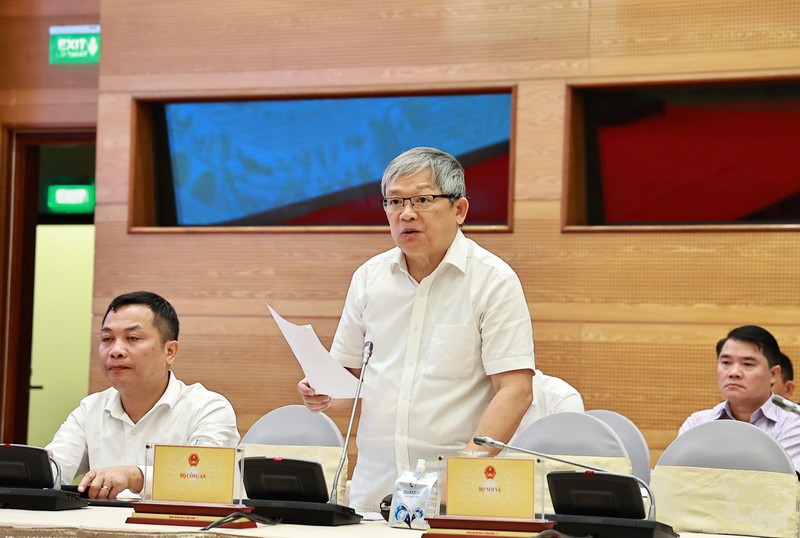 Thiếu tướng Hoàng Anh Tuyên – Phó Chánh Văn phòng, Người phát ngôn Bộ Công an thông tin tại họp báo. Anh 1.jpeg