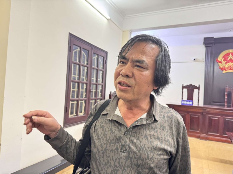 Ông Dương Thế Hảo đến phiên tòa. Ảnh: Quỳnh An. Anh 1.jpg