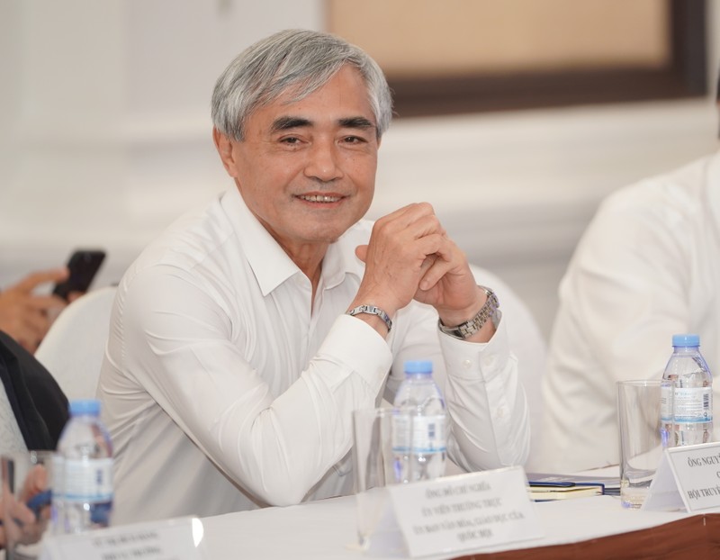 Ông Nguyễn Minh Hồng, Chủ tịch Hội Truyền thông số Việt Nam, nguyên Thứ trưởng Bộ Thông tin và Truyền thông, chủ trì Hội thảo. DOM07197.JPG