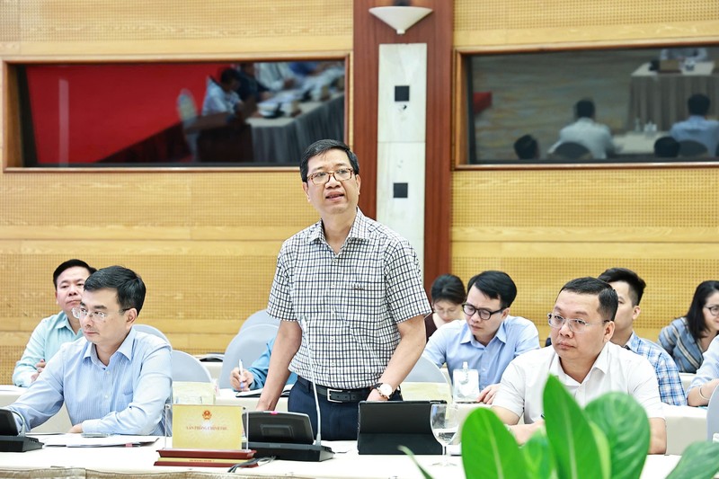 Cục trưởng Cục Kiểm soát thủ tục hành chính VPCP Nguyễn Duy Hoàng thông tin về kết quả cắt giảm thủ tục hành chính. Ảnh: Q.A. Anh 1.jpeg