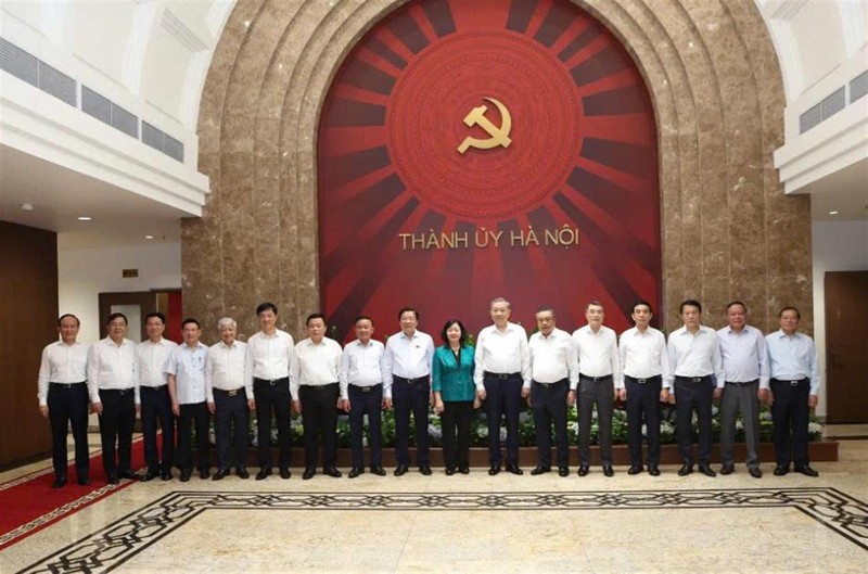 Tổng Bí thư Tô Lâm chụp ảnh lưu niệm với các đại biểu tham dự buổi làm việc. Ảnh: Thu Hà. Anh 1.png