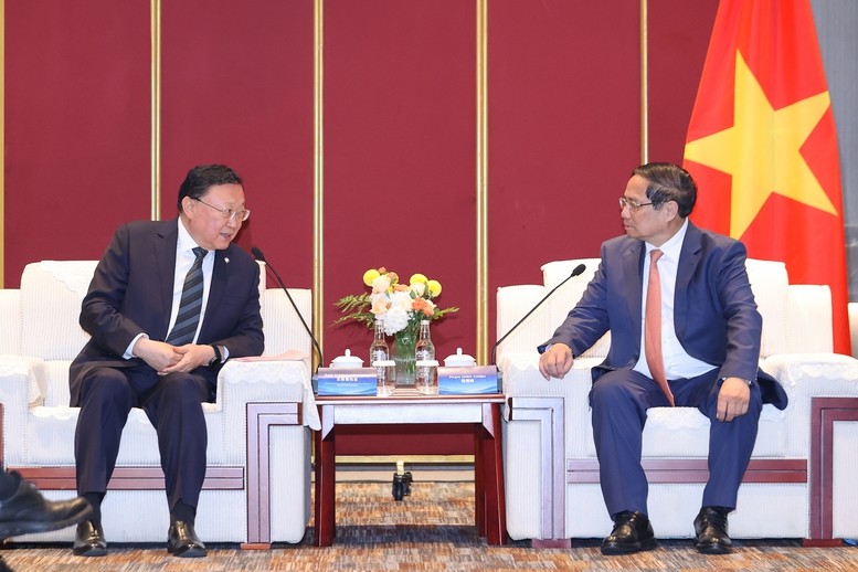 Thủ tướng Phạm Minh Chính tiếp ông Vương Đồng Trụ, Chủ tịch Tập đoàn Xây dựng giao thông Trung Quốc (CCCC). Ảnh: VGP. Anh 1.jpg