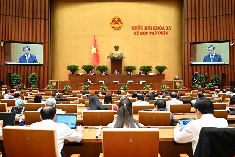 Quốc hội thông qua Nghị quyết về miễn, hỗ trợ học phí đối với trẻ em mầm non, học sinh phổ thông... Ảnh: Quốc hội. Anh 1.jpg