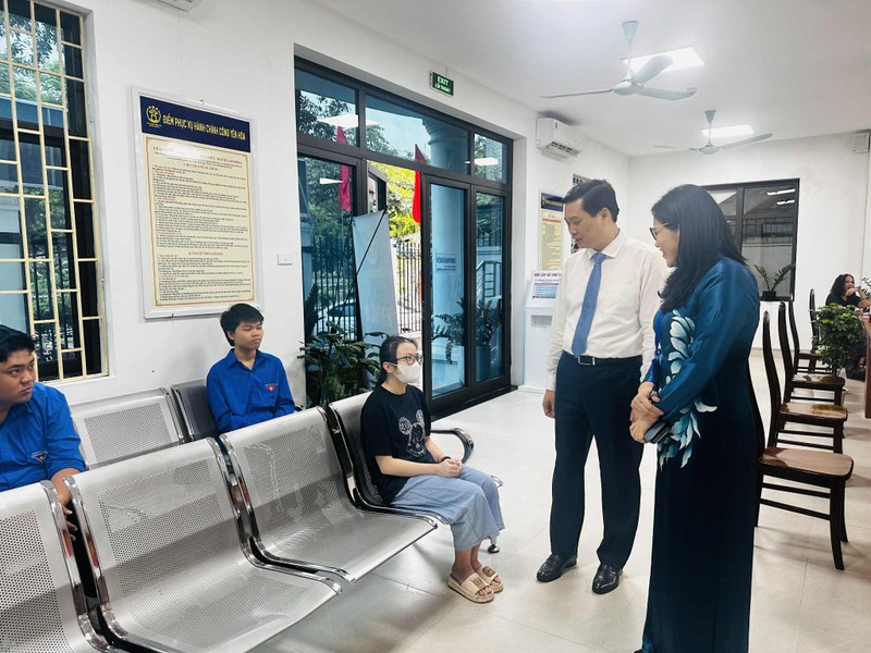 Ngày đầu tiên vận hành chính quyền 2 cấp tại phường Yên Hòa. Anh 1.jpeg