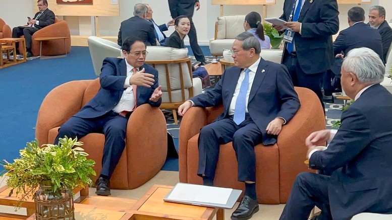 Thủ tướng Phạm Minh Chính gặp Thủ tướng Quốc vụ viện Trung Quốc Lý Cường. Ảnh: VGP. Anh 1.jpg
