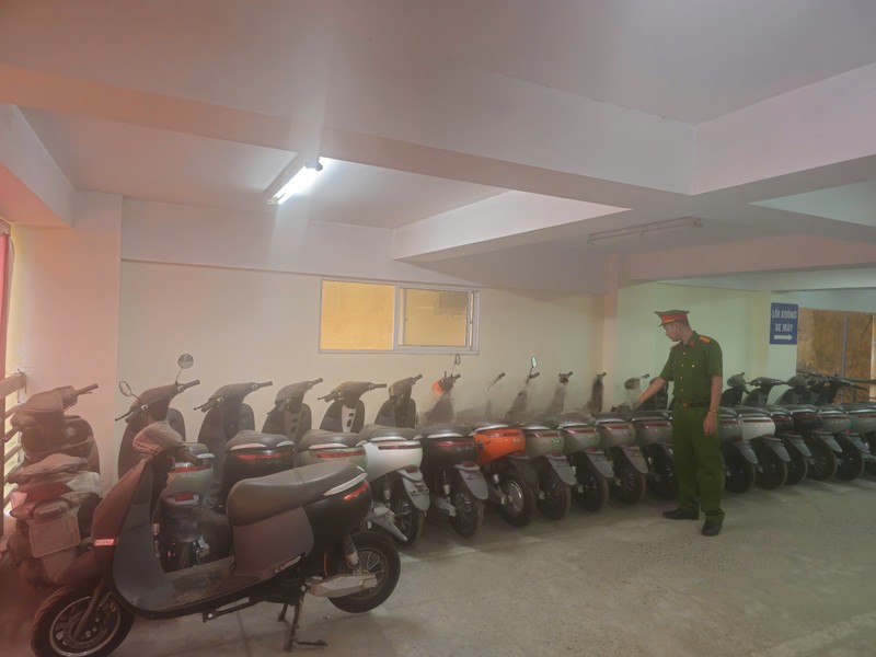 Tang vật trong vụ án. Ảnh: Công an Hà Nội. Anh 1.jpeg