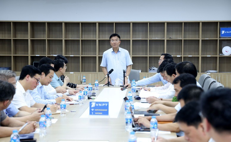 Phó Thủ tướng Lê Thành Long đề nghị Bộ Y tế báo cáo Thủ tướng việc xử lý các vướng mắc cho dự án cơ sở 2 Bệnh viện Bạch Mai và Việt Đức trước 20/7. Ảnh: VGP. Anh 1.jpg