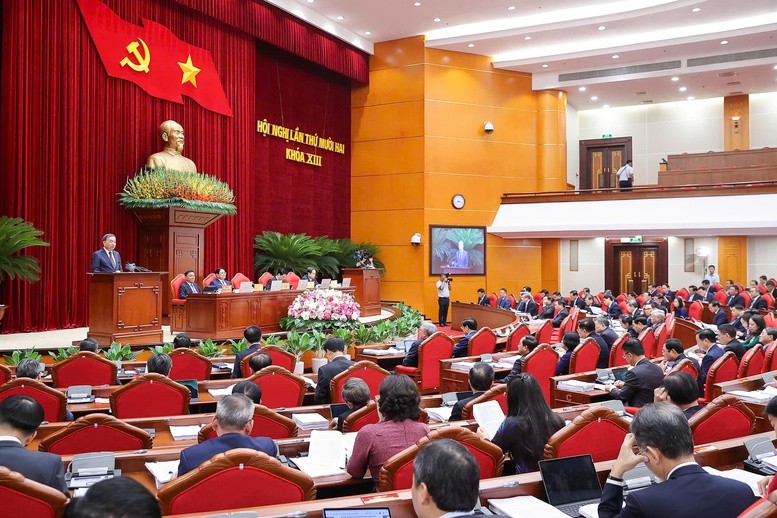 Phiên khai mạc Hội nghị Trung ương 12. Ảnh: VGP. Anh 1.jpg