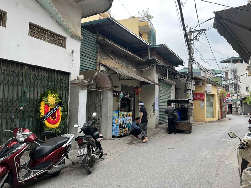 Con ngõ nhỏ dẫn vào ngôi nhà của vợ chồng ông T ở xã Đại Thanh. Ảnh: A.Q. Anh 1.jpeg