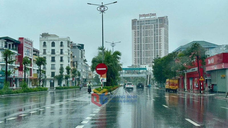Tại Quảng Ninh, đường phố khá vắng người. Ảnh: Báo Quảng Ninh. Anh 1.jpg