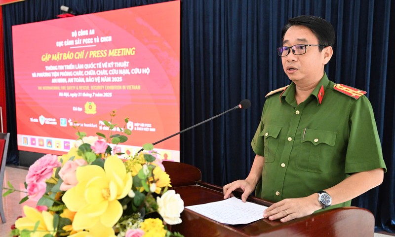 Đại tá Nguyễn Thanh Điệp - phó cục trưởng Cục Cảnh sát phòng cháy chữa cháy và cứu nạn cứu hộ thông tin với báo chí. Anh 1.jpeg