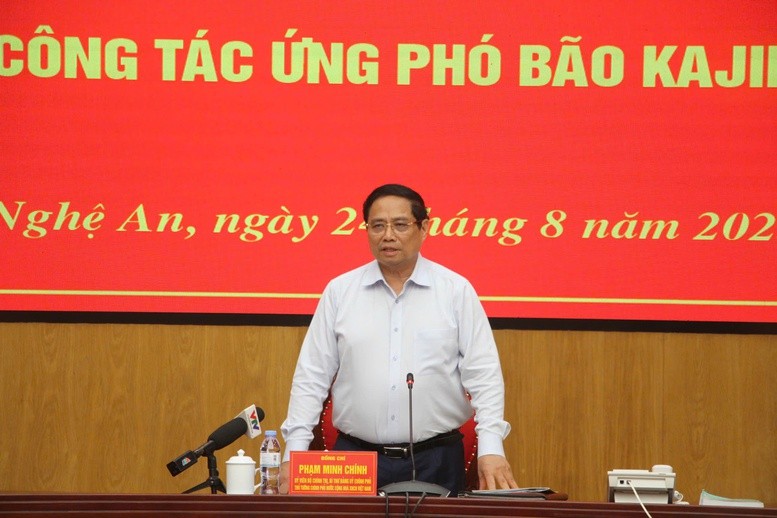 Thủ tướng yêu cầu chuẩn bị tối đa, miễn là để nhân dân không bị thiệt hại, không bị thiệt mạng, không bị mất tích khi có tình huống xảy ra. Ảnh: VGP. Anh 1.jpg