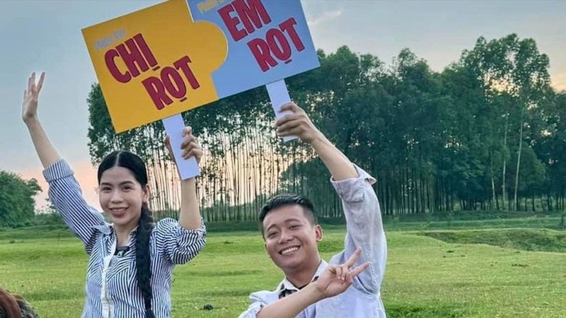 Quang Linh Vlogs và Hằng Du Mục. Ảnh: FBNV. Anh 1.jpg