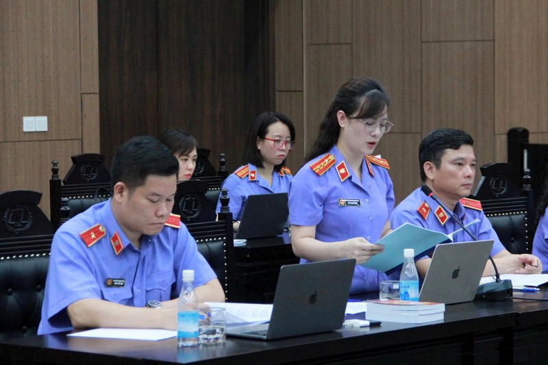 VKS nêu quan điểm luận tội. Ảnh: Mạnh Hùng. Anh 1.jpg