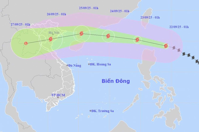 Hướng di chuyển của bão Ragasa. Ảnh: NCHMF. Anh 1.jpg