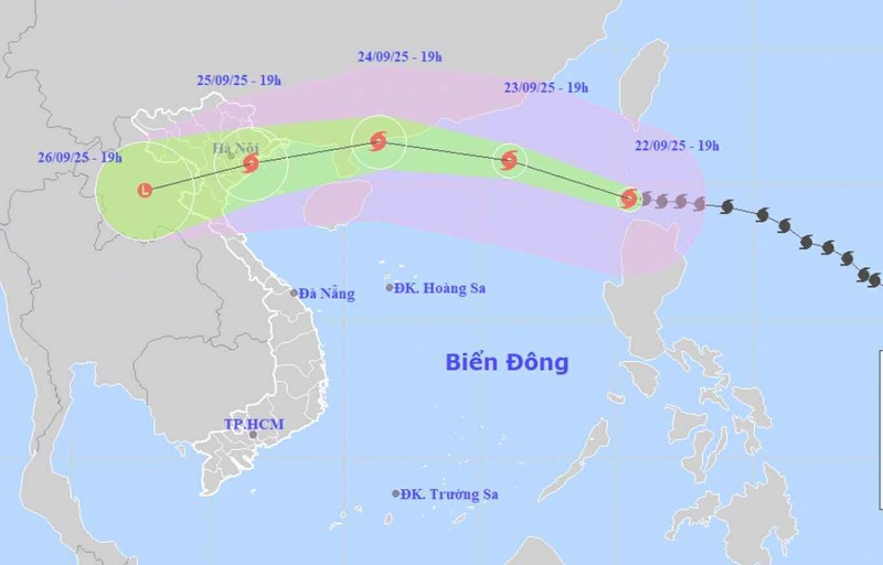 Hướng di chuyển của bão Ragasa. Ảnh: NCHMF. Anh 1.jpg