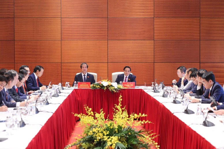 Thủ tướng phát biểu tại tổ thảo luận. Ảnh: VGP/ Anh 1.jpg