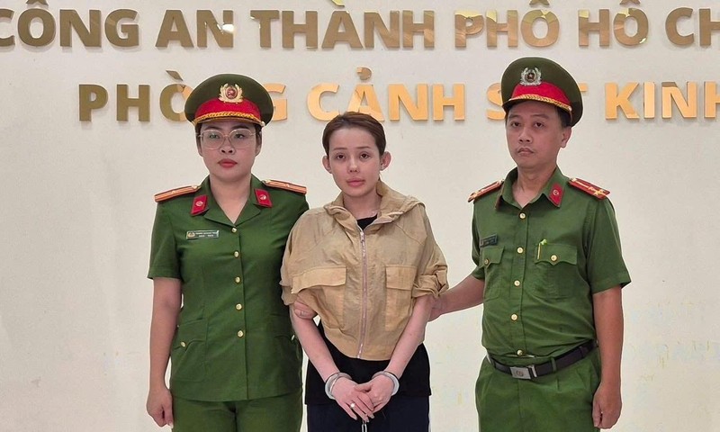 Võ Thị Ngọc Ngân bị bắt. Ảnh: Cổng thông tin Chính phủ. Anh 1.jpeg