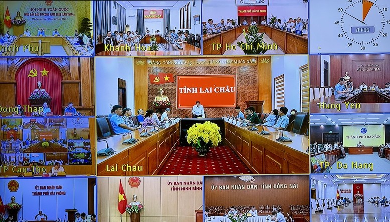Cuộc họp kết nối trực tuyến với các địa phương. Ảnh: VGP. Anh 1.jpg