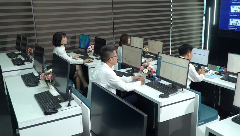 Bên trong khu vực tổ chức đấu giá biển số. Ảnh: VPA. Anh 1.jpeg