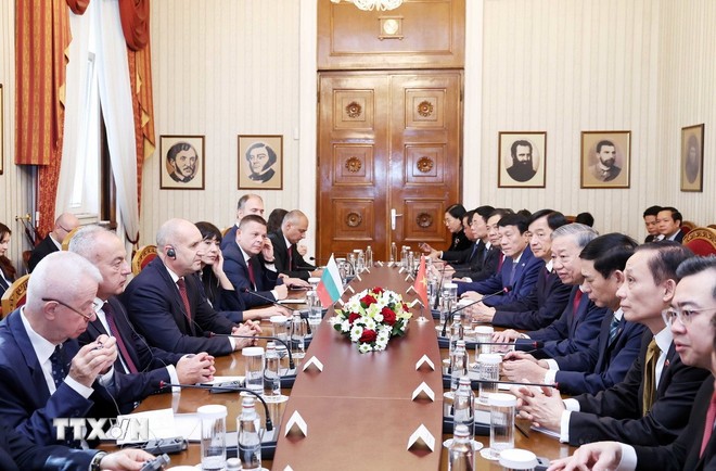 Tổng bí thư Tô Lâm và Tổng thống Bulgaria Rumen Radev hội đàm chính thức. Ảnh: Thống Nhất/TTXVN Anh 1.jpg
