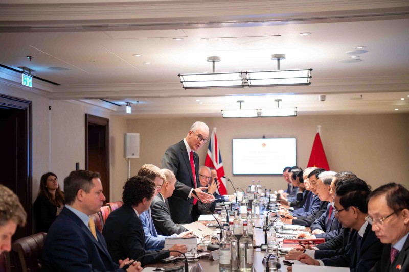 Các chuyên gia công nghệ phát biểu tại buổi Tọa đàm. Ảnh: Dangcongsan.gov.vn. Anh 1.jpg