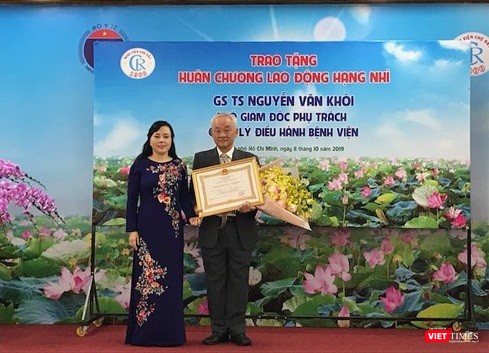 GS.TS Nguyễn Văn Khôi nhận Huân chương Lao động hạng Nhì GS.TS Nguyễn Văn Khôi nhận Huân chương Lao động hạng Nhì