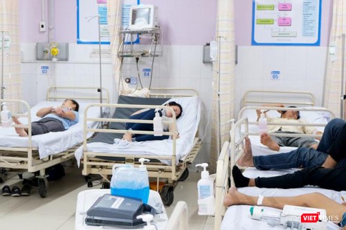 Bệnh nhân nhập viện do ngộ độc thực phẩm. Ảnh: BVCC Bệnh nhân nhập viện do ngộ độc thực phẩm. Ảnh: BVCC