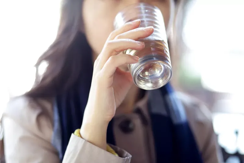 Nước muối không điều trị triệt để các nguyên nhân gây ra đau họng. Ảnh: Cnet Nước muối không điều trị triệt để các nguyên nhân gây ra đau họng. Ảnh: Cnet