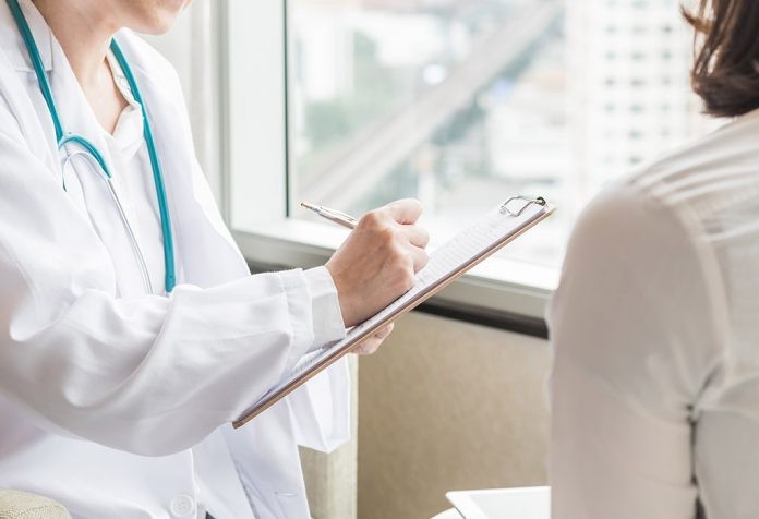 Nếu âm đạo bị đau đớn, nóng rát khi quan hệ tình dục, bạn nên nhanh chóng đi khám bác sĩ. Ảnh: Parentingfirstcry Nếu âm đạo bị đau đớn, nóng rát khi quan hệ tình dục, bạn nên nhanh chóng đi khám bác sĩ. Ảnh: Parentingfirstcry