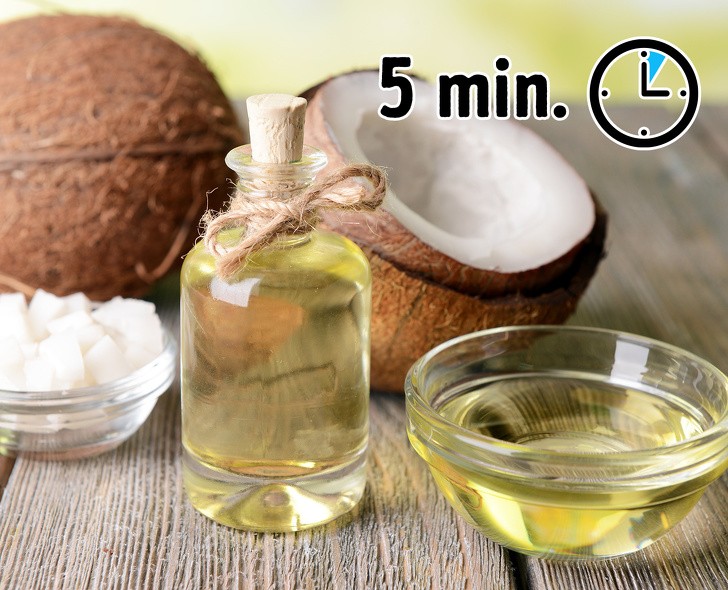 Dầu dừa là một trong những “mỹ phẩm” thiên nhiên giải quyết mọi vấn đề của mái tóc. Ảnh: Brightside Dầu dừa là một trong những “mỹ phẩm” thiên nhiên giải quyết mọi vấn đề của mái tóc. Ảnh: Brightside