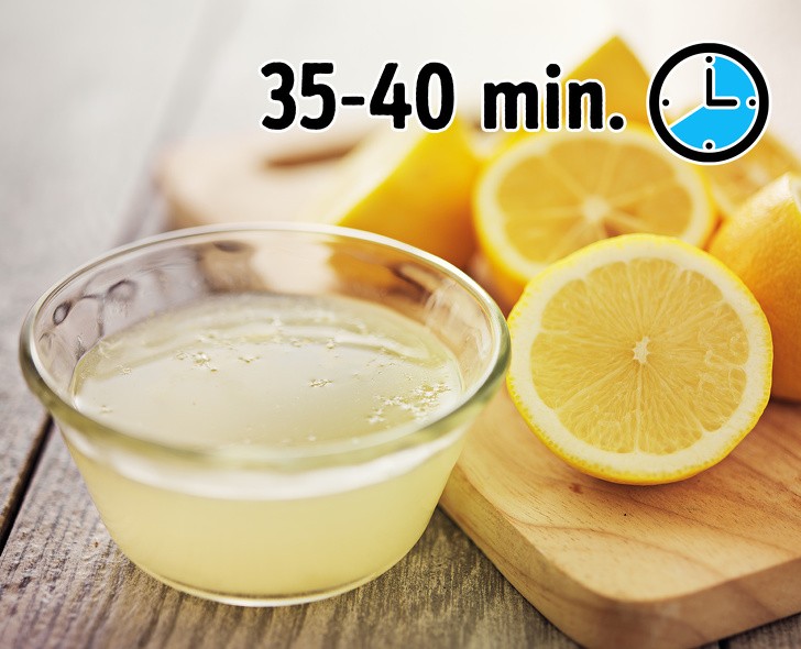 Chanh là thực phẩm được nhiều người dùng để trị gàu. Ảnh: Brightside Chanh là thực phẩm được nhiều người dùng để trị gàu. Ảnh: Brightside