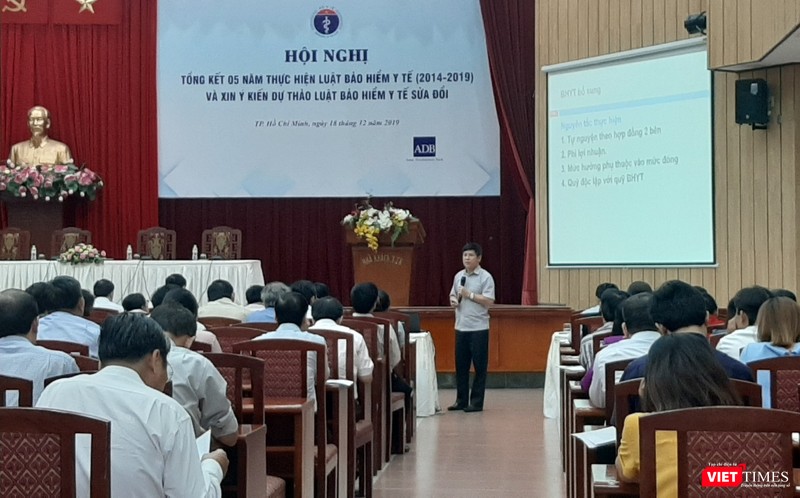 Ông Phan Văn Toàn, Phó Vụ trưởng Vụ BHYT (Bộ Y tế) chia sẻ tại Hội nghị tổng kết 5 năm triển khai thực hiện Luật BHYT giai đoạn 2015 - 2019 và xin ý kiến dự thảo Luật BHYT sửa đổi. Ông Phan Văn Toàn, Phó Vụ trưởng Vụ BHYT (Bộ Y tế) chia sẻ tại Hội nghị tổng kết 5 năm triển khai thực hiện Luật BHYT giai đoạn 2015 - 2019 và xin ý kiến dự thảo Luật BHYT sửa đổi.