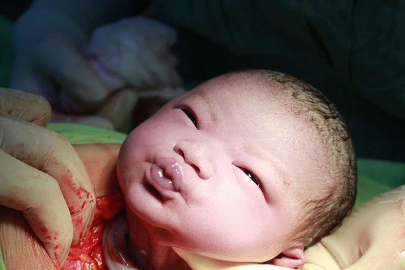 Tại BV Phụ sản Cần Thơ, em bé đầu tiên của năm Canh Tý 2020 chu môi "điệu đà" chào đón năm mới. Ảnh: BVCC Tại BV Phụ sản Cần Thơ, em bé đầu tiên của năm Canh Tý 2020 chu môi "điệu đà" chào đón năm mới. Ảnh: BVCC